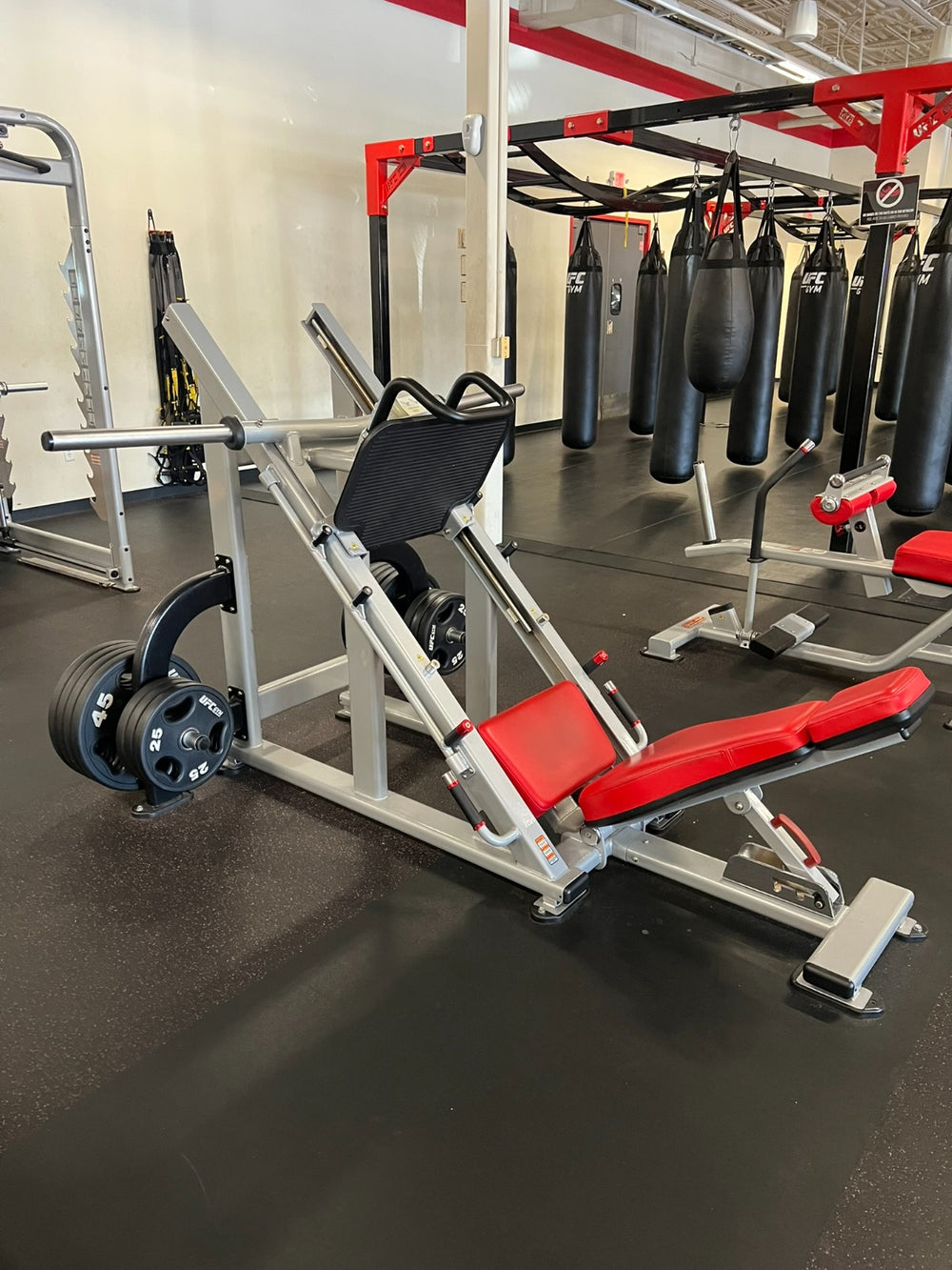 Star Trac Plate Loaded Leg Press